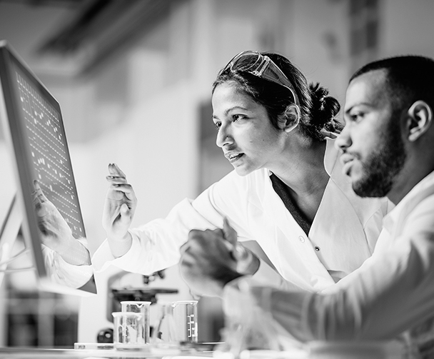 /bynder-asset/bynder:8010DA99-F8D9-46D5-BA6A3F31D8B63878/Landscape_MD/SINGLE-IMAGE_scientists-working-in-the-laboratory-with-monitor_mar25.jpg?1749636687000